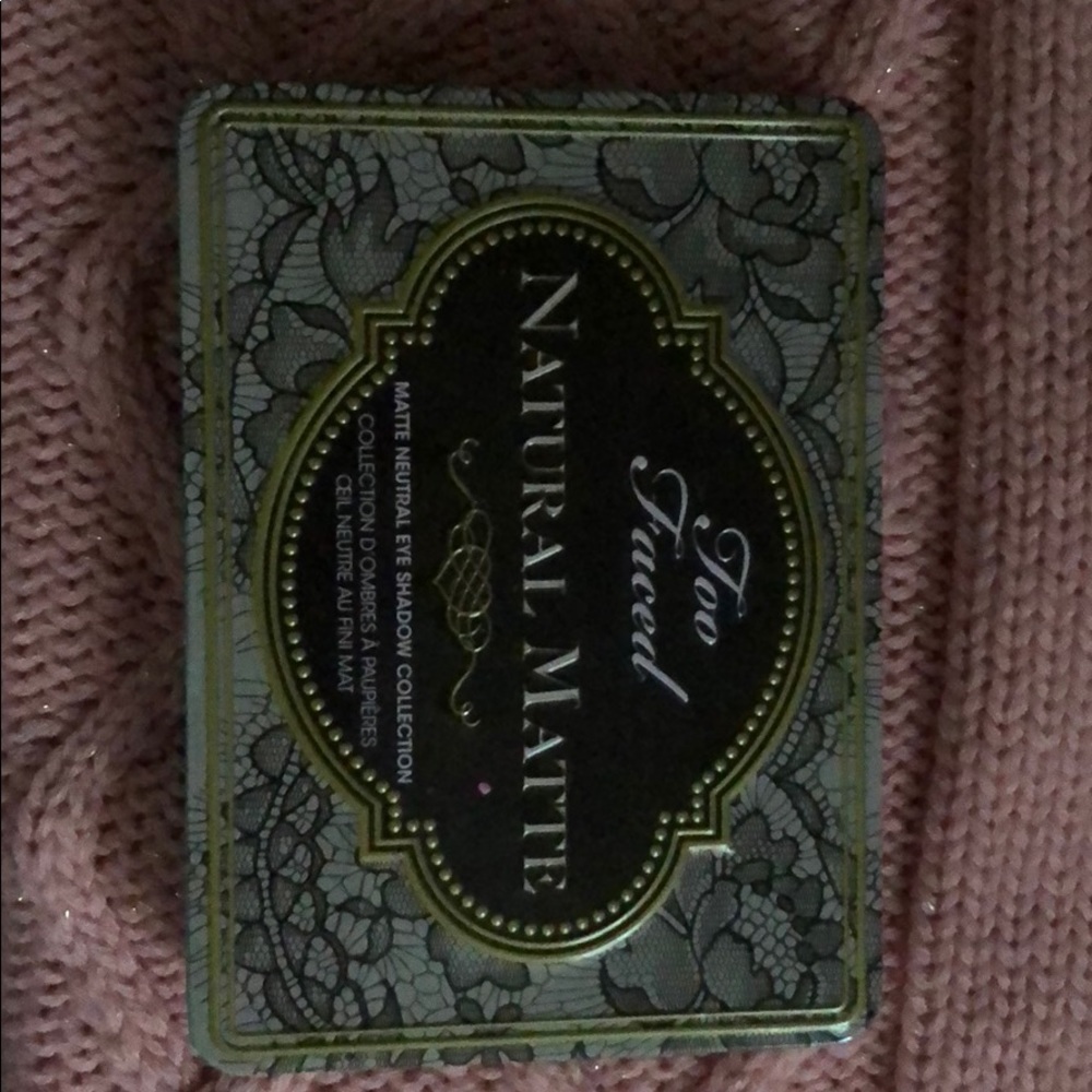 Too Faced Natural Matte eyeshadow palette
